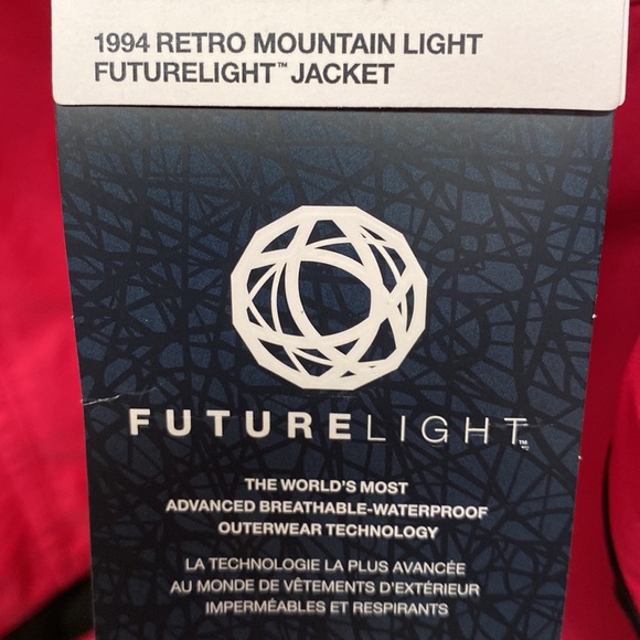 The North Face 94 Retro Mountain Light Jacket in Mr. Pink. - Picture 10 of 10